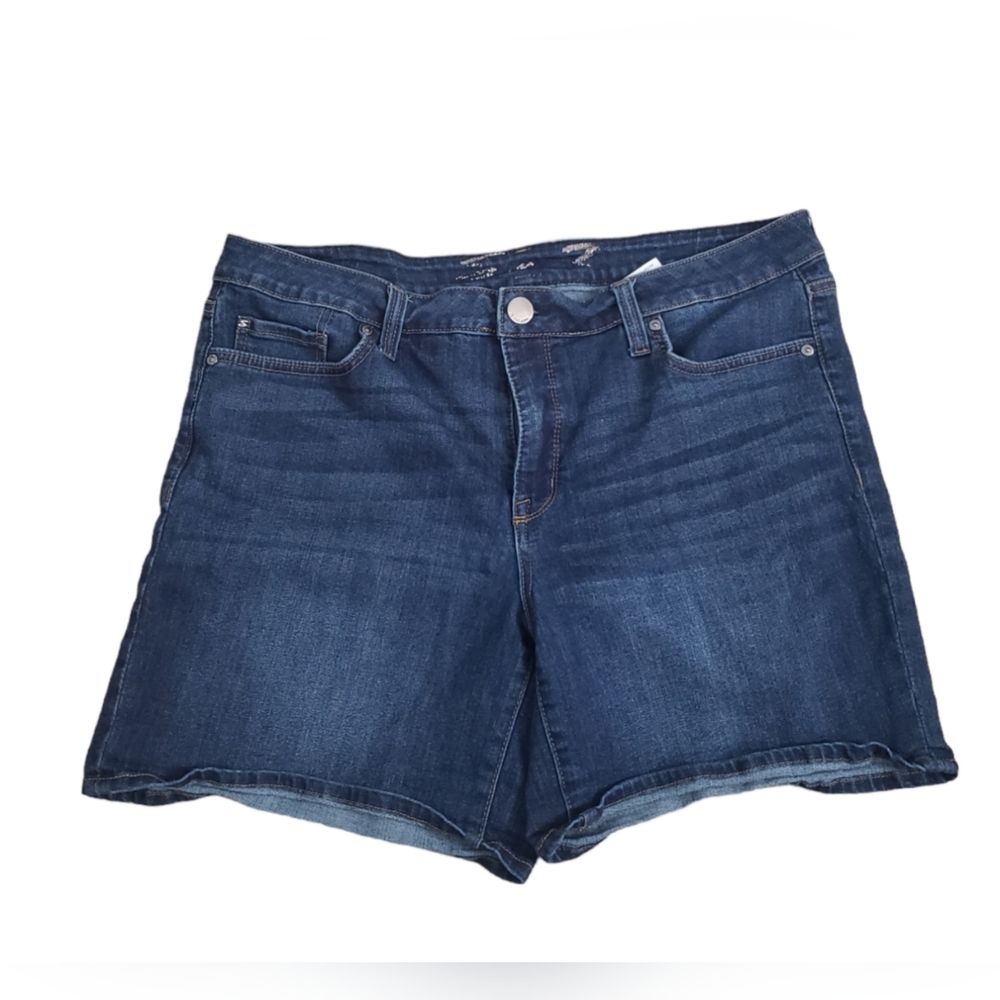 Gently Worn Seven7 Weekender Shorts Women Size 14